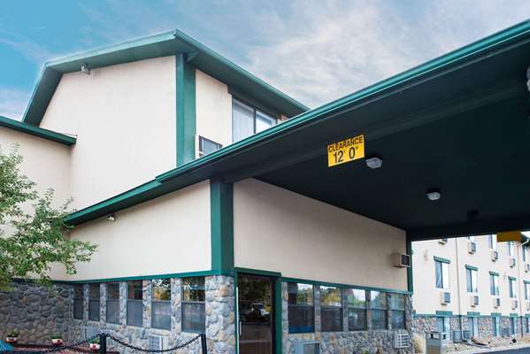 Exterior view - Super 8 Hotel Cortez