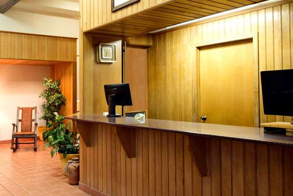  - Super 8 Hotel Cortez