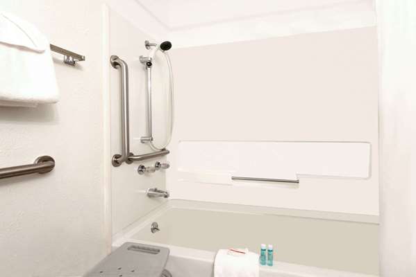  - Super 8 Hotel Cortez