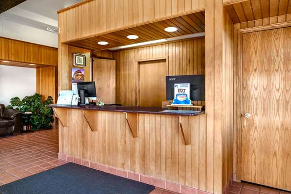  - Super 8 Hotel Cortez