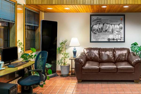  - Super 8 Hotel Cortez