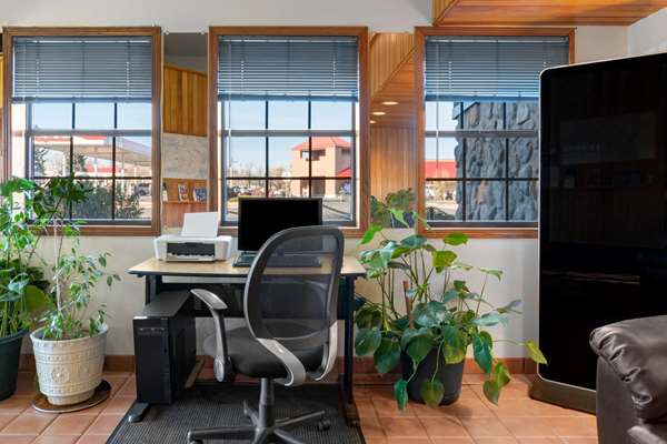 Conference Area - Super 8 Hotel Cortez