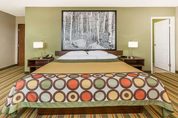  - Super 8 Motel Montrose