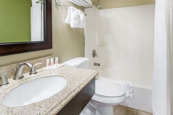  - Super 8 Motel Montrose