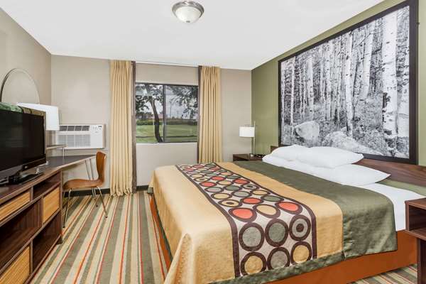  - Super 8 Motel Montrose