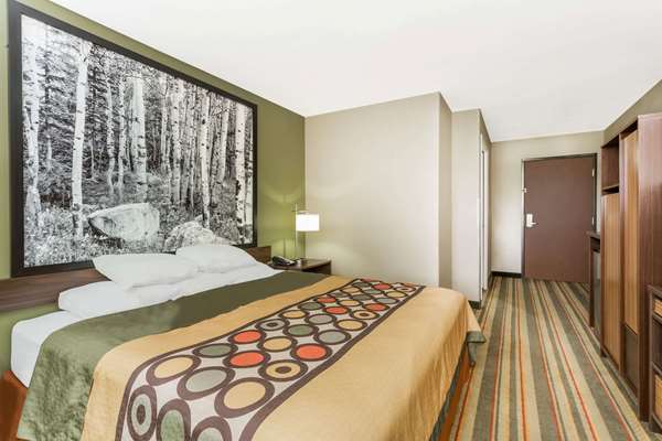  - Super 8 Motel Montrose