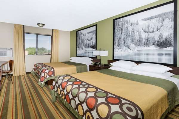  - Super 8 Motel Montrose