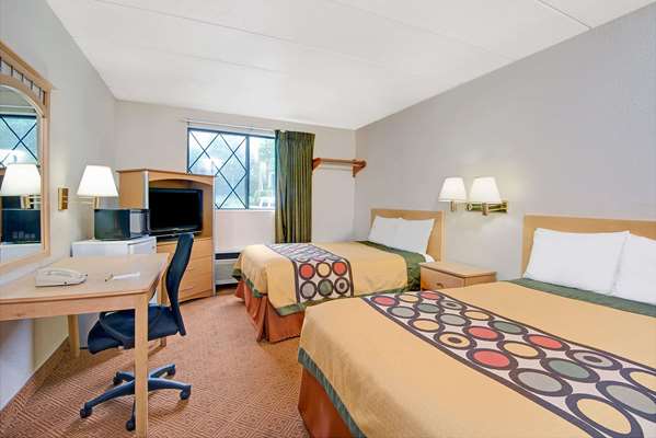  - Super 8 Hotel Stamford - I-95, Exit 6