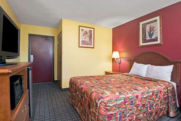  - Days Inn Torrington