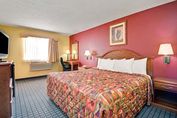  - Days Inn Torrington
