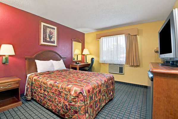  - Days Inn Torrington