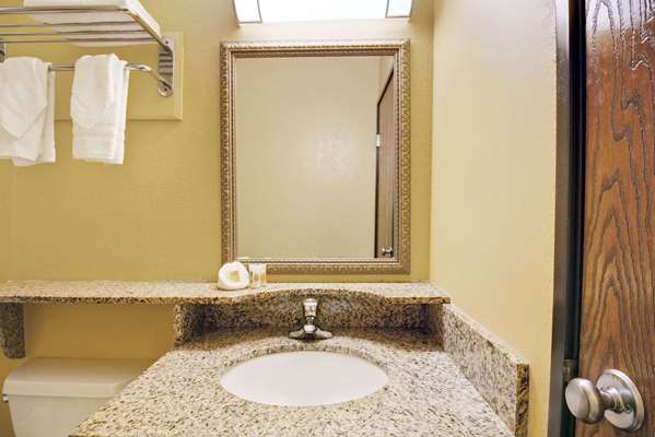  - Days Inn Torrington