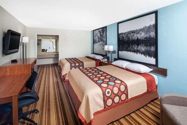  - Super 8 Motel Burlington - I-40 & I-85, Exit 141