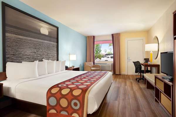  - Super 8 Motel Florida City - FL Turnpike, Exit 1