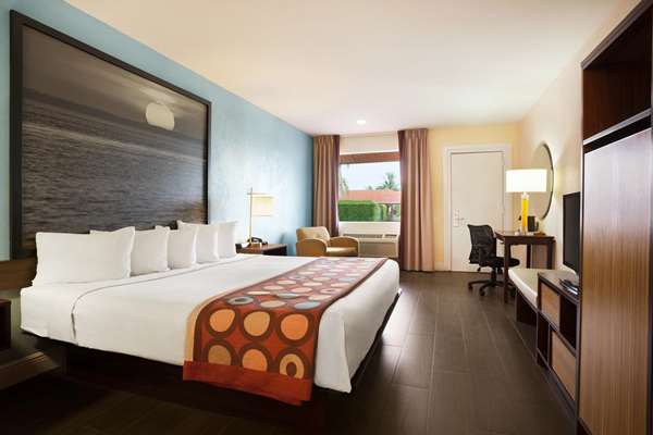  - Super 8 Motel Florida City - FL Turnpike, Exit 1