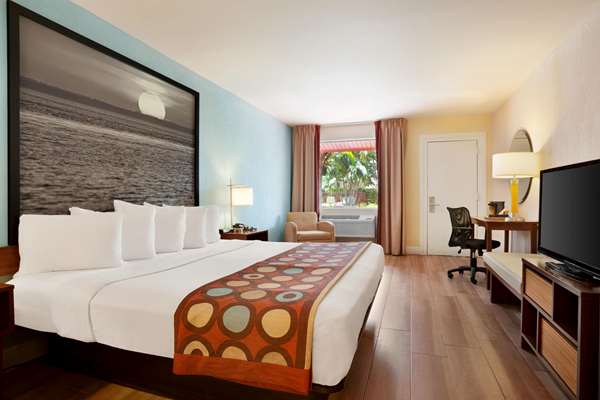  - Super 8 Motel Florida City - FL Turnpike, Exit 1