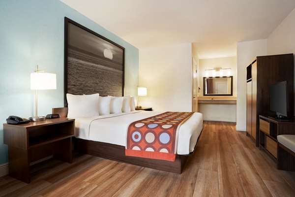  - Super 8 Motel Florida City - FL Turnpike, Exit 1