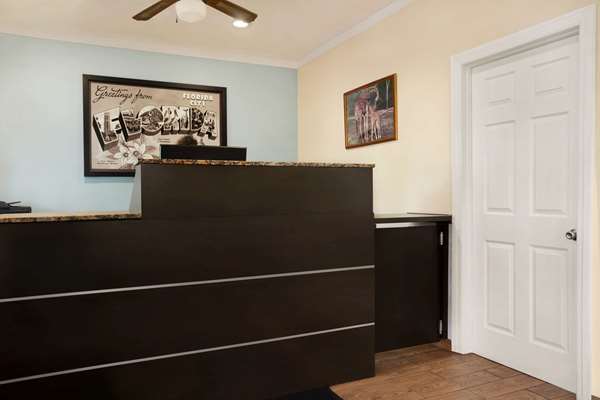  - Super 8 Motel Florida City - FL Turnpike, Exit 1