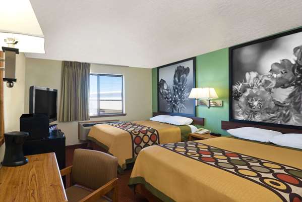  - Super 8 Hotel Alamogordo
