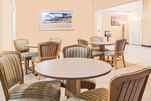  - Super 8 Hotel Colorado Springs - I-25, Exit 146