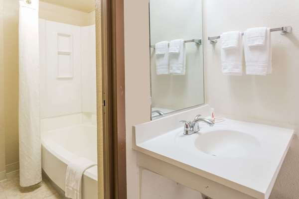  - Super 8 Hotel Colorado Springs - I-25, Exit 146