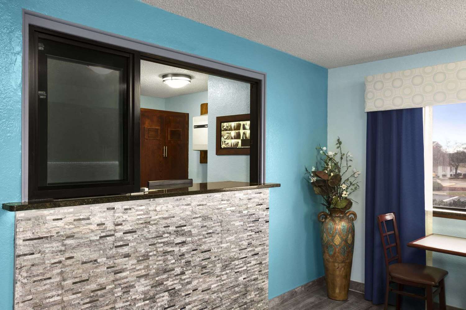 Travelodge Hotel Battle Creek I94, Exit 97, MI See Discounts