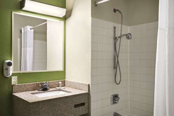  - Travelodge Hotel Battle Creek - I-94, Exit 97