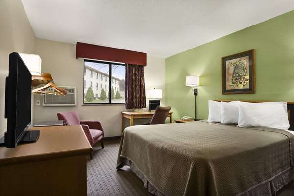  - Travelodge Hotel Battle Creek - I-94, Exit 97