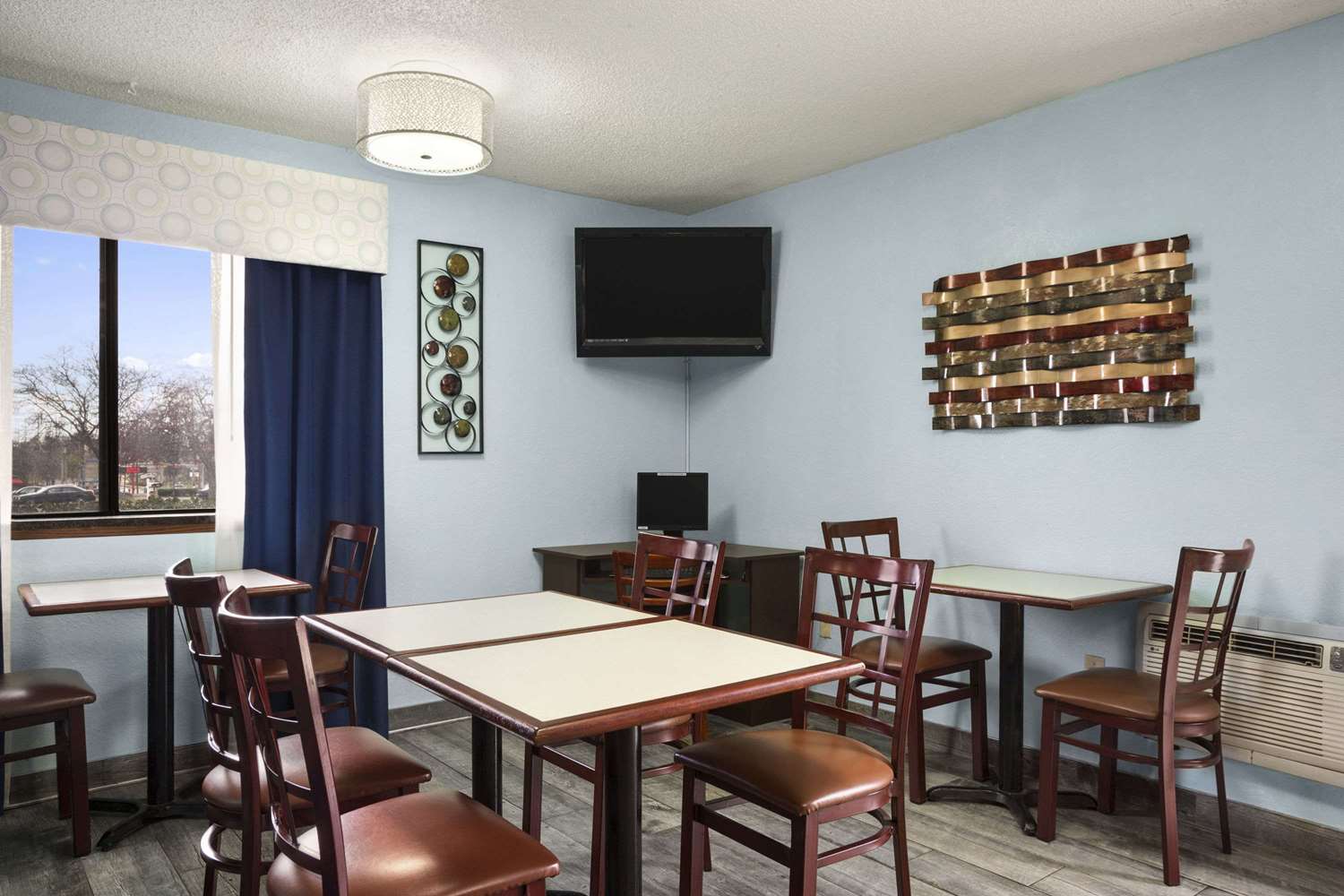 Travelodge Hotel Battle Creek I94, Exit 97, MI See Discounts