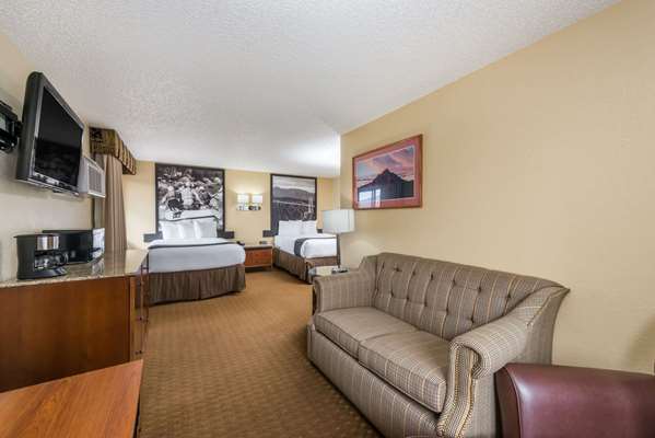 Suite - Super 8 Hotel Canon City