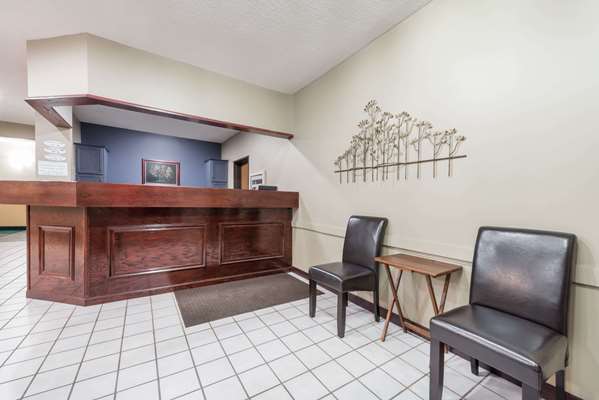  - Super 8 Hotel Bloomington