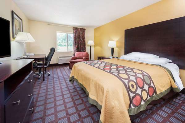  - Super 8 Hotel Bloomington