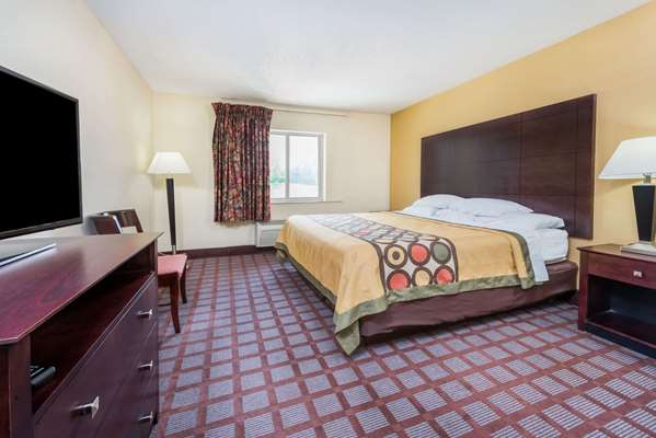  - Super 8 Hotel Bloomington