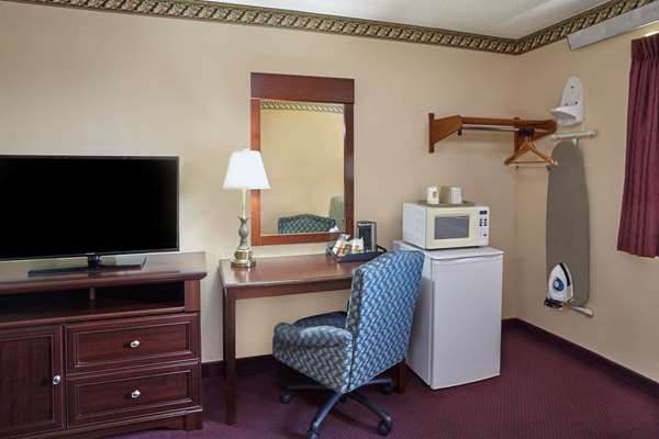  - Super 8 Hotel Greenville