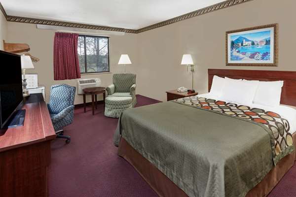  - Super 8 Hotel Greenville