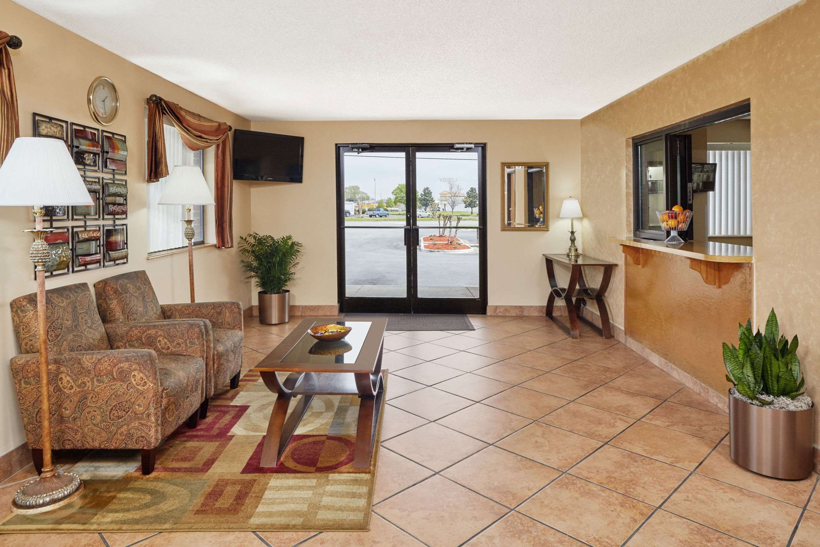 Front Desk | Super 8 by Wyndham Greenville