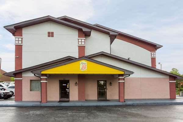 Exterior view - Super 8 Hotel Coliseum Greensboro - I-40, Exit 217