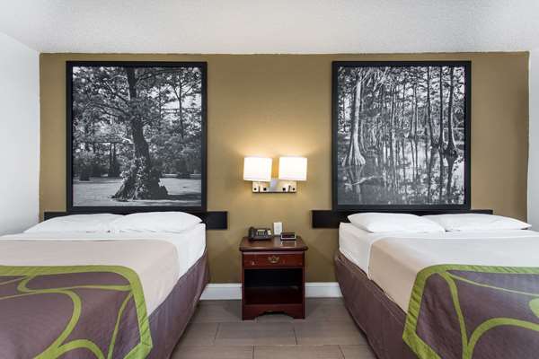  - Super 8 Hotel Coliseum Greensboro - I-40, Exit 217