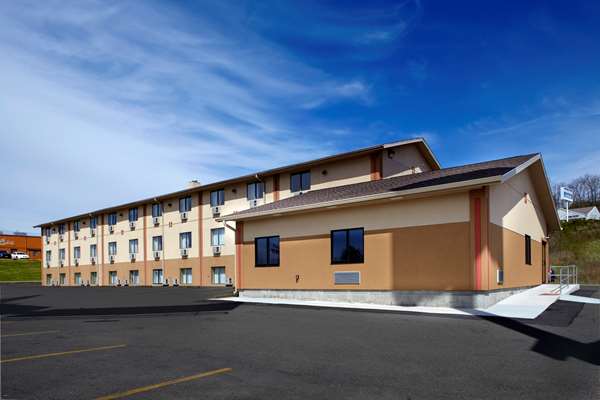 Exterior view - Super 8 Hotel St Clairsville - I-70, Exit 218