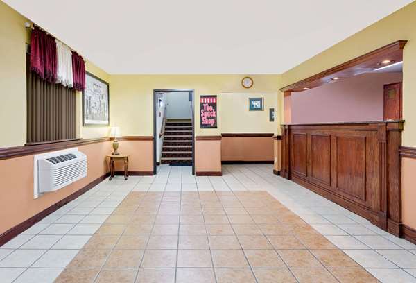  - Super 8 Hotel Johnson City - I-26, Exit 20