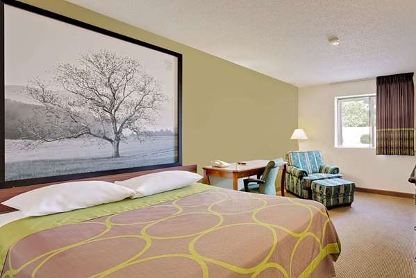  - Super 8 Hotel Johnson City - I-26, Exit 20