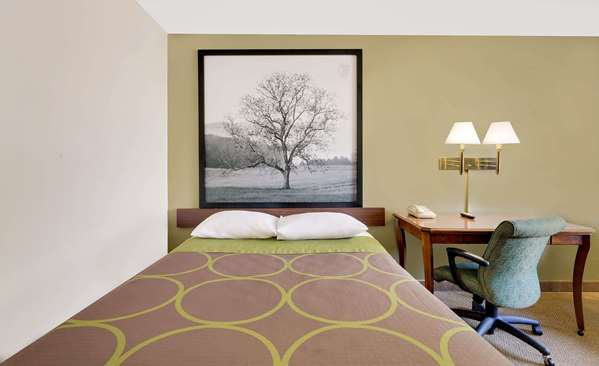  - Super 8 Hotel Johnson City - I-26, Exit 20