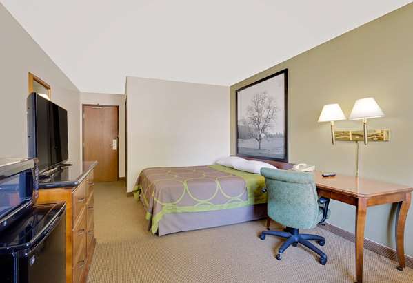  - Super 8 Hotel Johnson City - I-26, Exit 20