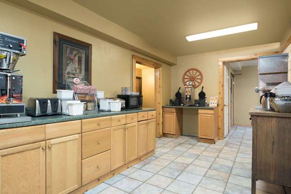  - Super 8 Hotel Billings - I-90, Exit 446