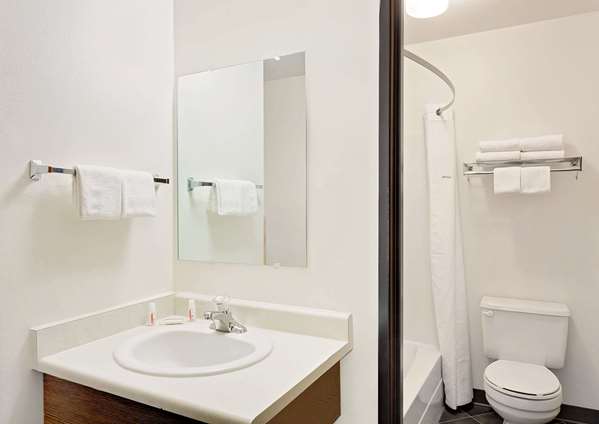  - Super 8 Hotel Bozeman Airport Belgrade - I-90, Exit 298