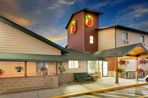 Exterior view - Super 8 Hotel Bozeman Airport Belgrade - I-90, Exit 298