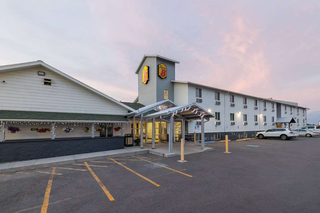 Super 8 Belgrade/Bozeman Airport
