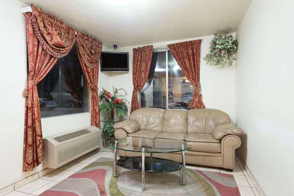  - Super 8 Hotel Bernalillo - I-25, Exit 242