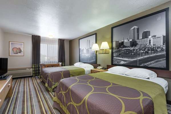  - Super 8 Hotel Bernalillo - I-25, Exit 242