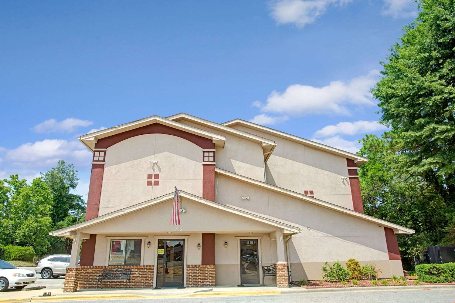 Super 8 Hotel Spring Lake, NC See Discounts